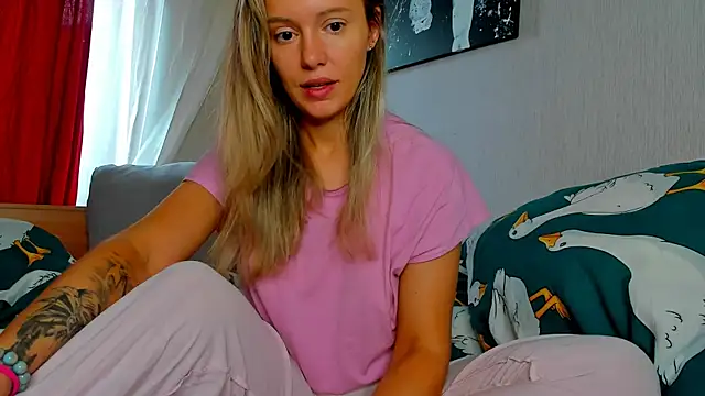 foxy blond online show from November 2025 06:39:01 AM