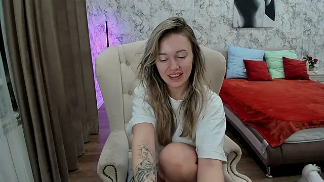 foxy blond online show from February 2026 12:18:02 AM