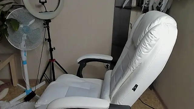 foxy blond online show from September 2025 12:09:02 AM