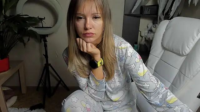 foxy blond online show from September 2025 12:13:02 AM