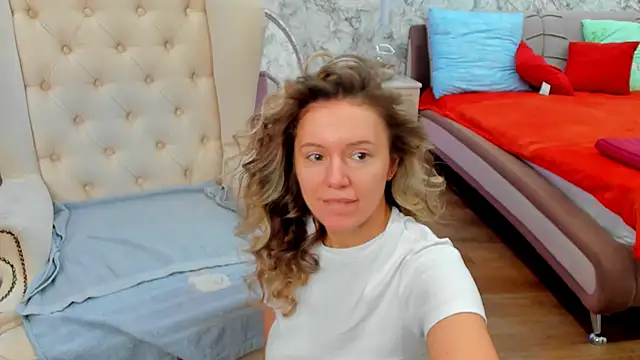 foxy blond online show from February 2026 12:33:02 AM