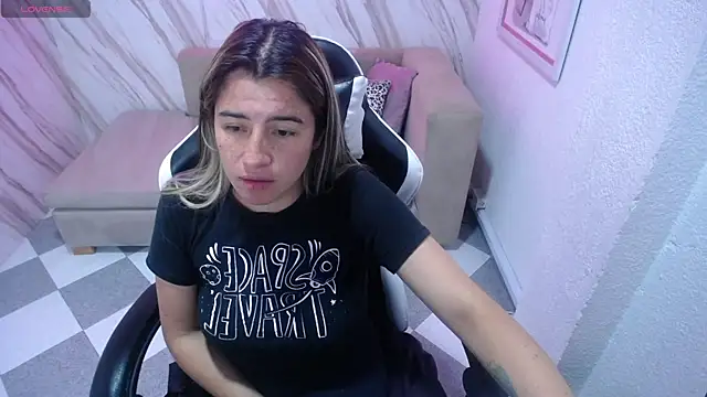 Snapshot of Valerie_b chatting on February 2025 06:08:02 AM Valerie b online show from February 2025 06:08:02 AM