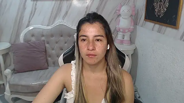 Snapshot of Valerie_b chatting on March 2025 03:02:02 AM Valerie b online show from March 2025 03:02:02 AM