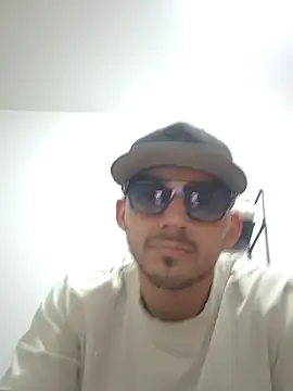 kevinsito1 online show from May 2026 10:39:01 PM