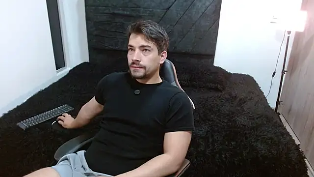 Snapshot of Ian_Daviz chatting on July 2026 02:24:01 PM Ian Daviz online show from July 2026 02:24:01 PM