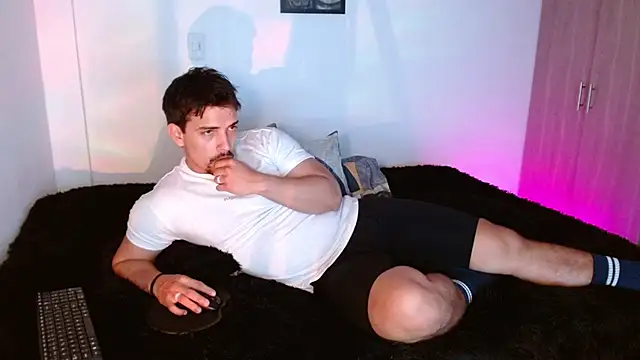 Ian Daviz online show from December 2025 08:53:02 PM