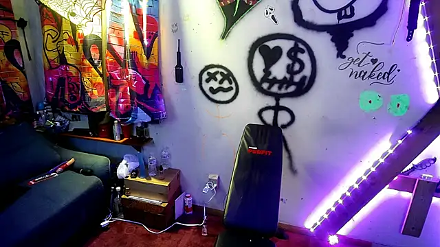 KRYZTALYNXXX online show from January 2025 11:43:01 PM