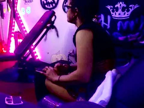KRYZTALYNXXX online show from February 2025 02:43:02 PM