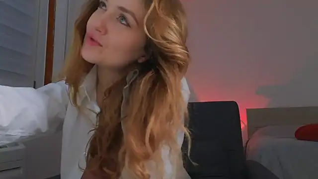 Lolli  Moon online show from February 2026 07:02:02 PM