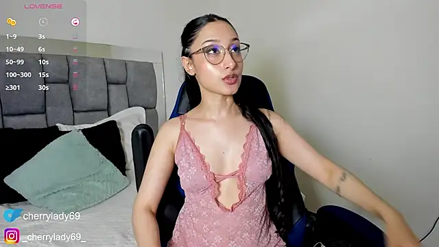 ladyAn  online show from December 2024 08:05:02 AM