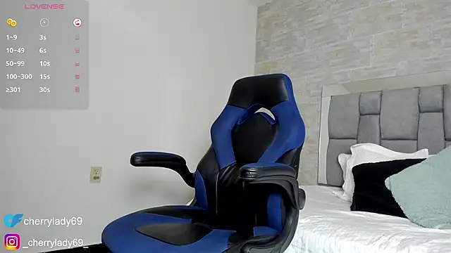ladyAn  online show from March 2025 03:04:01 AM
