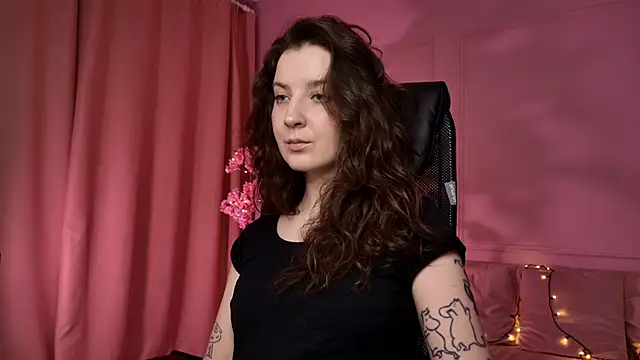 Snapshot of JackieByrd chatting on September 2025 01:09:02 PM JackieByrd online show from September 2025 01:09:02 PM