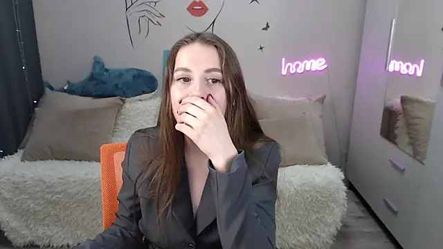 Snapshot of SummerLeena chatting on January 2025 06:46:01 PM SummerLeena online show from January 2025 06:46:01 PM