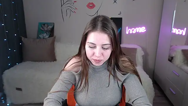 Snapshot of SummerLeena chatting on January 2025 07:55:01 PM SummerLeena online show from January 2025 07:55:01 PM