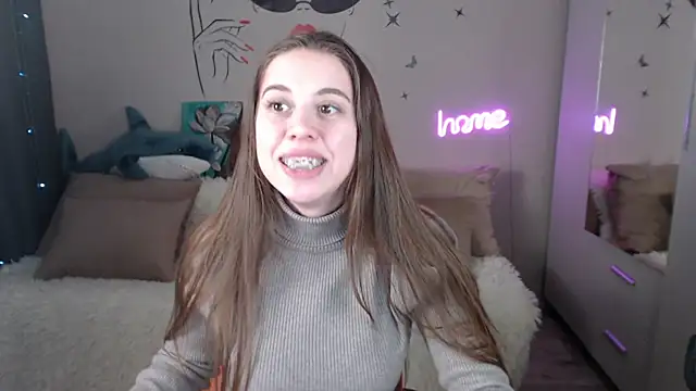 Snapshot of SummerLeena chatting on February 2025 04:43:01 PM SummerLeena online show from February 2025 04:43:01 PM