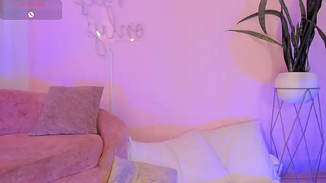 Lucy Vega online show from November 2025 04:16:02 AM