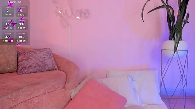 Lucy Vega online show from November 2025 03:45:02 AM