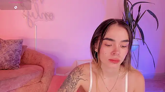 Lucy Vega online show from October 2025 05:06:01 AM