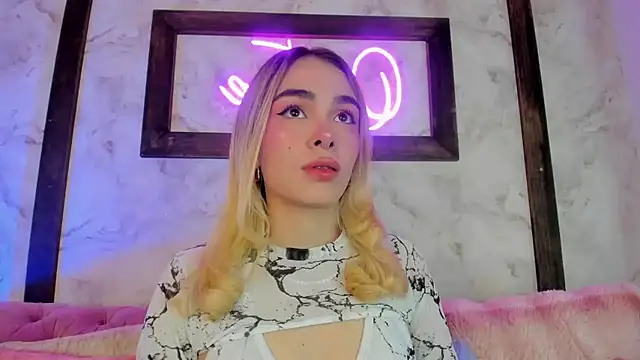 Lucy Vega online show from January 2025 04:23:01 AM