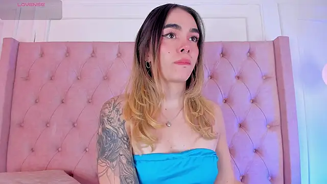 Lucy Vega online show from October 2025 05:07:02 AM