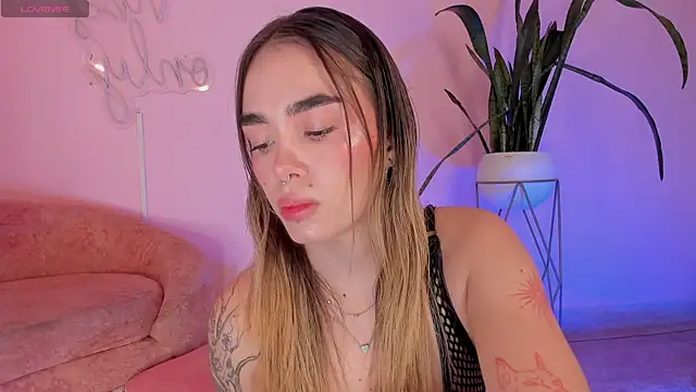 Lucy Vega online show from October 2025 04:53:02 AM