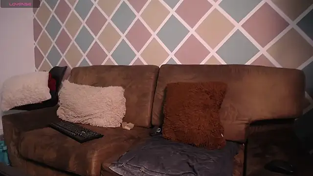 Poison luna online show from October 2025 04:06:01 PM