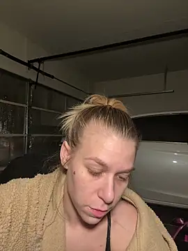 shesexplicit online show from December 2025 06:15:01 AM