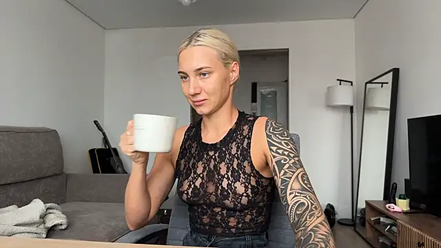 AnneBall online show from November 2025 10:04:01 AM