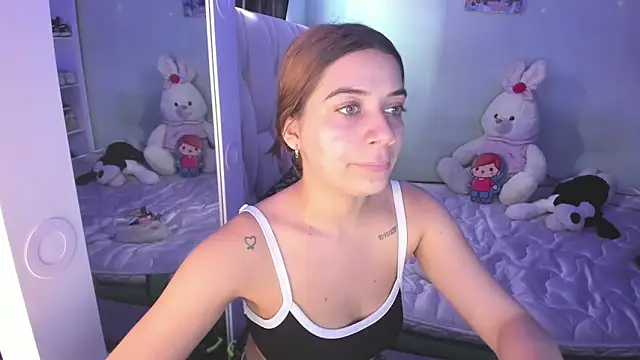 Snapshot of KittyKlum chatting on December 2025 04:44:01 PM KittyKlum online show from December 2025 04:44:01 PM