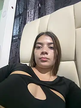 KittyKlum online show from April 2026 10:00:01 PM