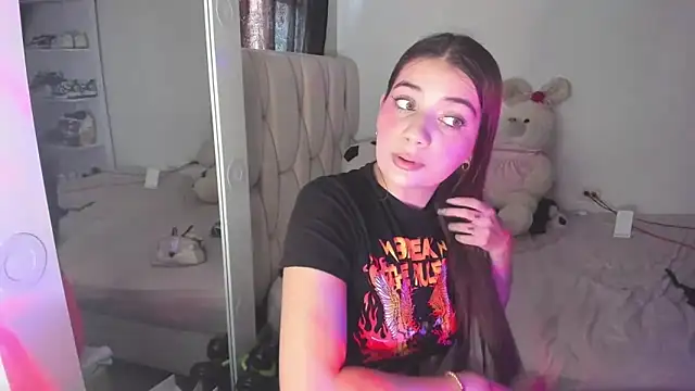 KittyKlum online show from April 2026 06:36:02 PM