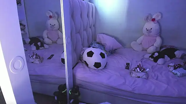 Snapshot of KittyKlum chatting on January 2026 04:32:01 PM KittyKlum online show from January 2026 04:32:01 PM