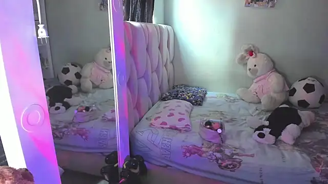 Snapshot of KittyKlum chatting on March 2026 04:58:02 PM KittyKlum online show from March 2026 04:58:02 PM