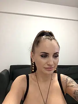 madonnaaaa online show from November 2025 06:30:01 PM