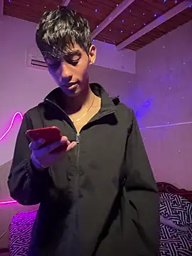 Mauuu18 online show from November 2025 12:58:02 AM