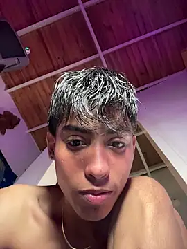 Mauuu18 online show from December 2025 03:35:01 AM