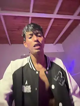 Mauuu18 online show from November 2025 01:50:02 AM