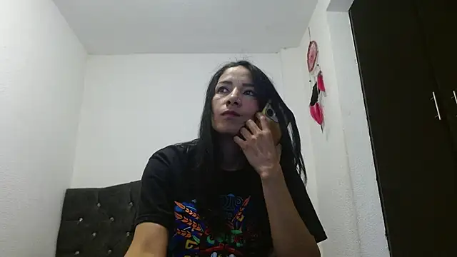 Snapshot of canela-hot34 chatting on October 2025 05:22:02 PM canela-hot34 online show from October 2025 05:22:02 PM