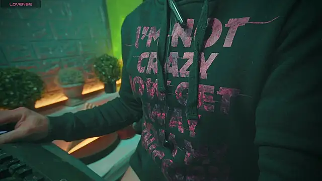 Snapshot of alex-volo chatting on January 2025 08:39:02 AM alex-volo online show from January 2025 08:39:02 AM