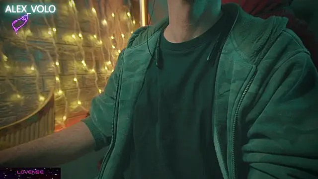 Snapshot of alex-volo chatting on December 2024 01:31:02 AM alex-volo online show from December 2024 01:31:02 AM