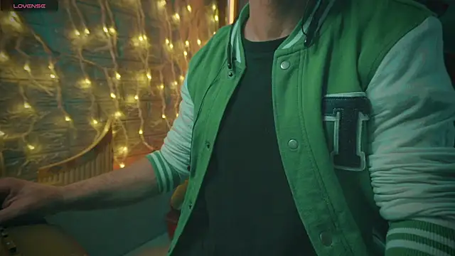 Snapshot of alex-volo chatting on December 2024 04:36:02 AM alex-volo online show from December 2024 04:36:02 AM