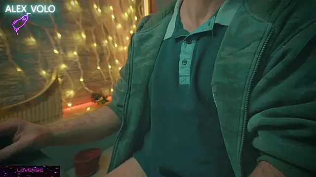 Snapshot of alex-volo chatting on December 2024 02:28:01 AM alex-volo online show from December 2024 02:28:01 AM