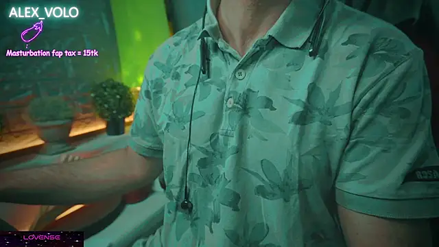 Snapshot of alex-volo chatting on January 2025 02:36:01 PM alex-volo online show from January 2025 02:36:01 PM