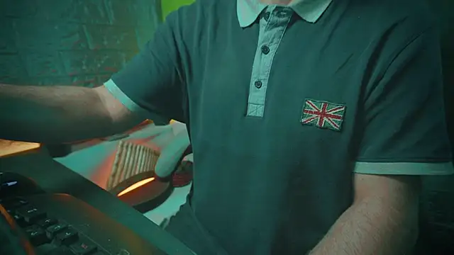 Snapshot of alex-volo chatting on February 2025 01:12:02 AM alex-volo online show from February 2025 01:12:02 AM