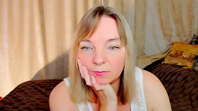 Regina  blue online show from November 2025 03:39:01 PM