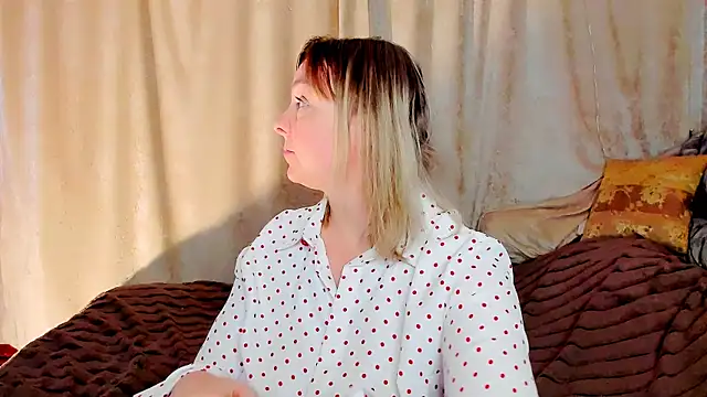 Regina  blue online show from December 2025 03:11:02 PM