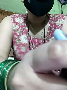 Snapshot of Kashish_18 chatting on April 2026 06:31:01 AM Kashish 18 online show from April 2026 06:31:01 AM