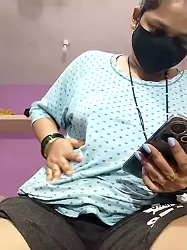 Snapshot of Kashish_18 chatting on June 2026 08:09:01 AM Kashish 18 online show from June 2026 08:09:01 AM
