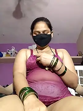 Snapshot of Kashish_18 chatting on July 2026 07:03:02 PM Kashish 18 online show from July 2026 07:03:02 PM