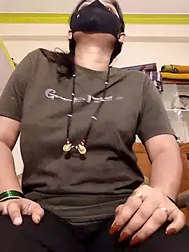 Snapshot of Kashish_18 chatting on February 2026 07:28:02 AM Kashish 18 online show from February 2026 07:28:02 AM